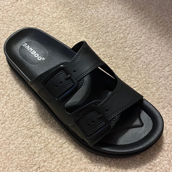 NEVER WORN Black slide ons - Picture 1 of 5